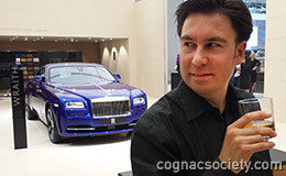 I Rolls-Royce VIP-lounge serveras Hennessy Fine de Cognac
